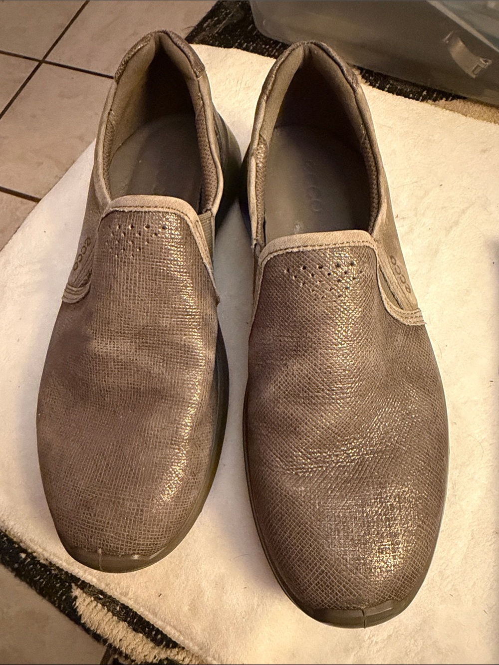 Ecco Women's Metallic Gray Slip-On Loafers